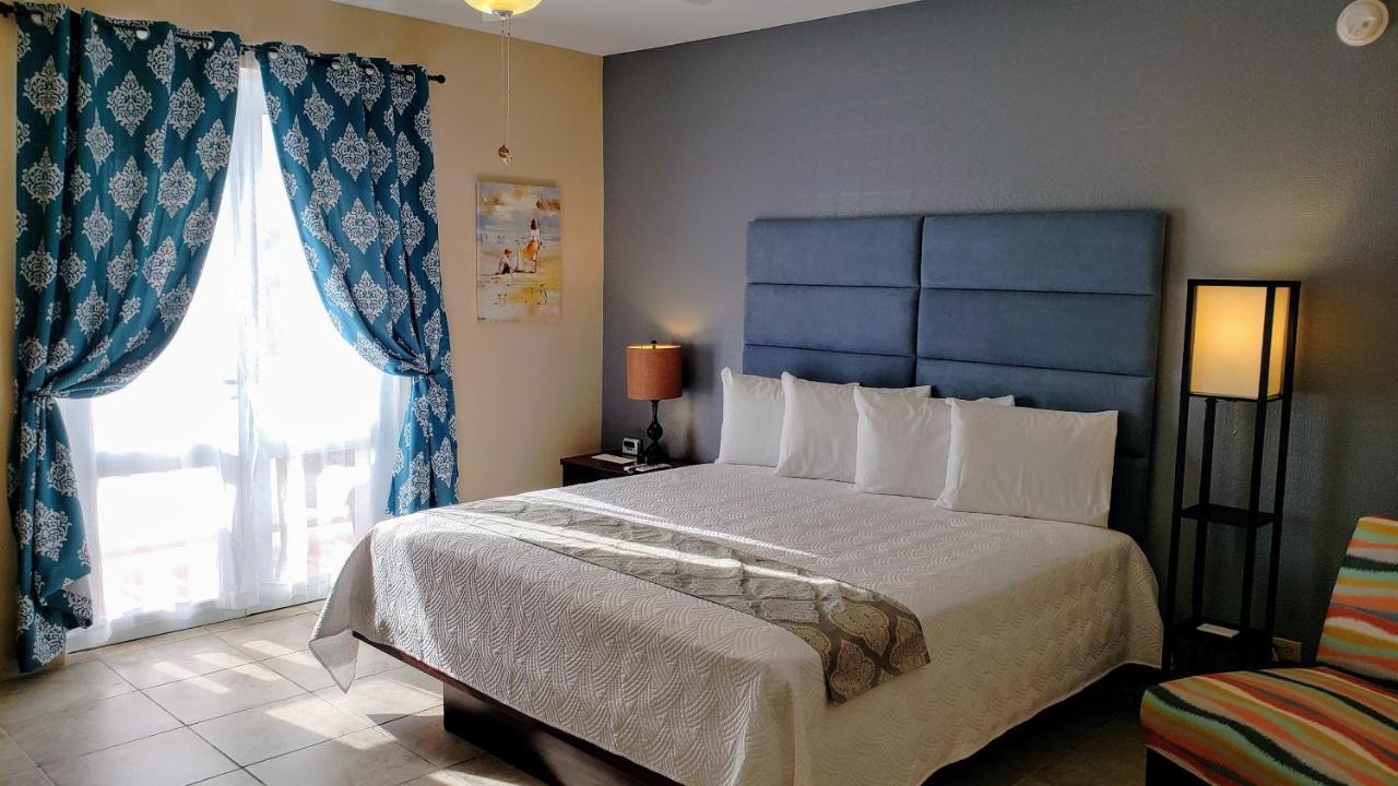 Combate Beach Resort Cabo Rojo Eksteriør billede
